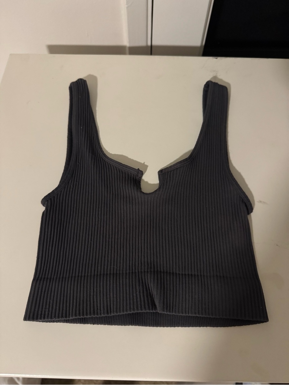Dark grey tilly’s crop top